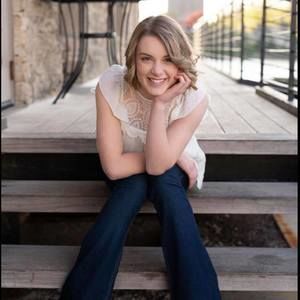 Meet your Posher, Emma Rae